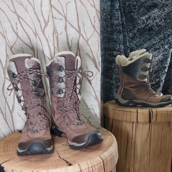 Ahnu Shoes - Ahnu Winter Boots With Vibram Sparkle Soles And Thinsulate 400 Gram Insulation